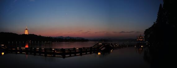 雷峰夕照