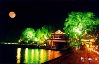 平湖秋月