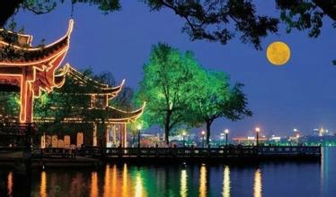 平湖秋月