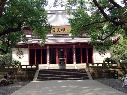 岳墓栖霞
