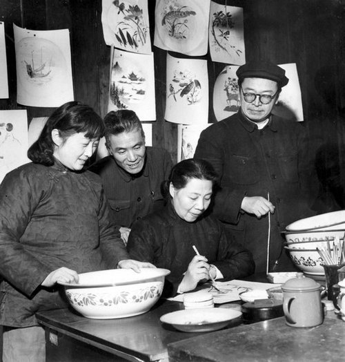 025-1960，周炼霞、叶露园、侯碧漪、唐云设计面盆花样